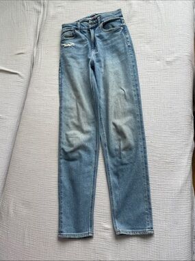 A&F Light Blue Women’s Straight-Leg Jeans, 000R